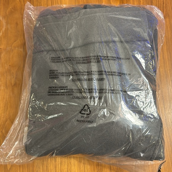 Taylor Swift Reputation Hoodie NWT - Picture 5 of 5